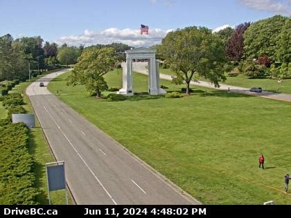 peace arch border wait times.